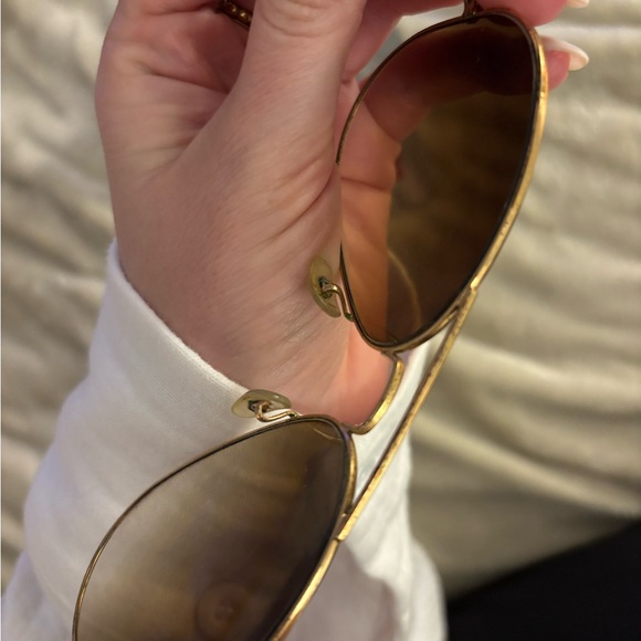 Ray-Ban Aviator Sunglasses with Gold Frame - Picture 3 of 5